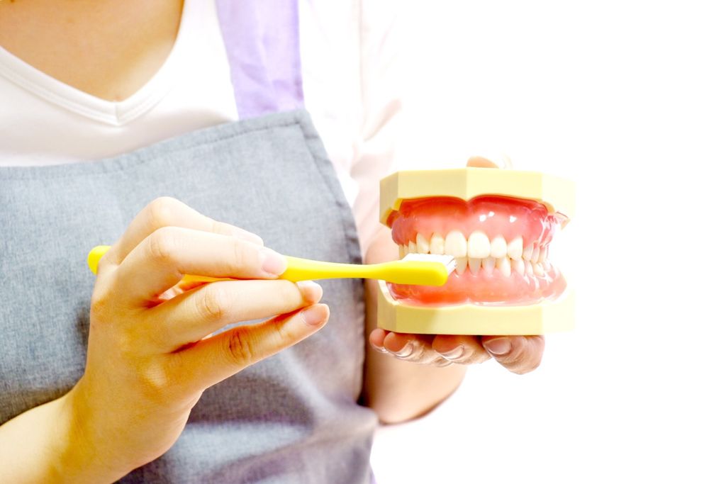 むし歯や歯周病予防のポイントは定期的な歯のクリーニング